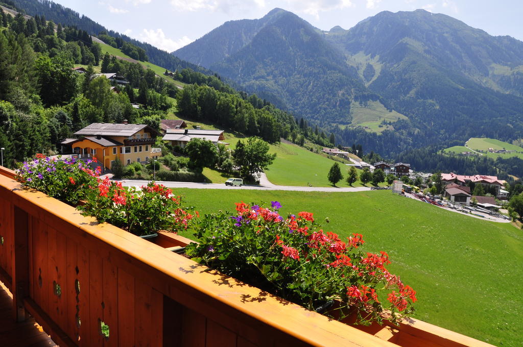 Haus Höllwart St. Johann im Pongau Exterior foto