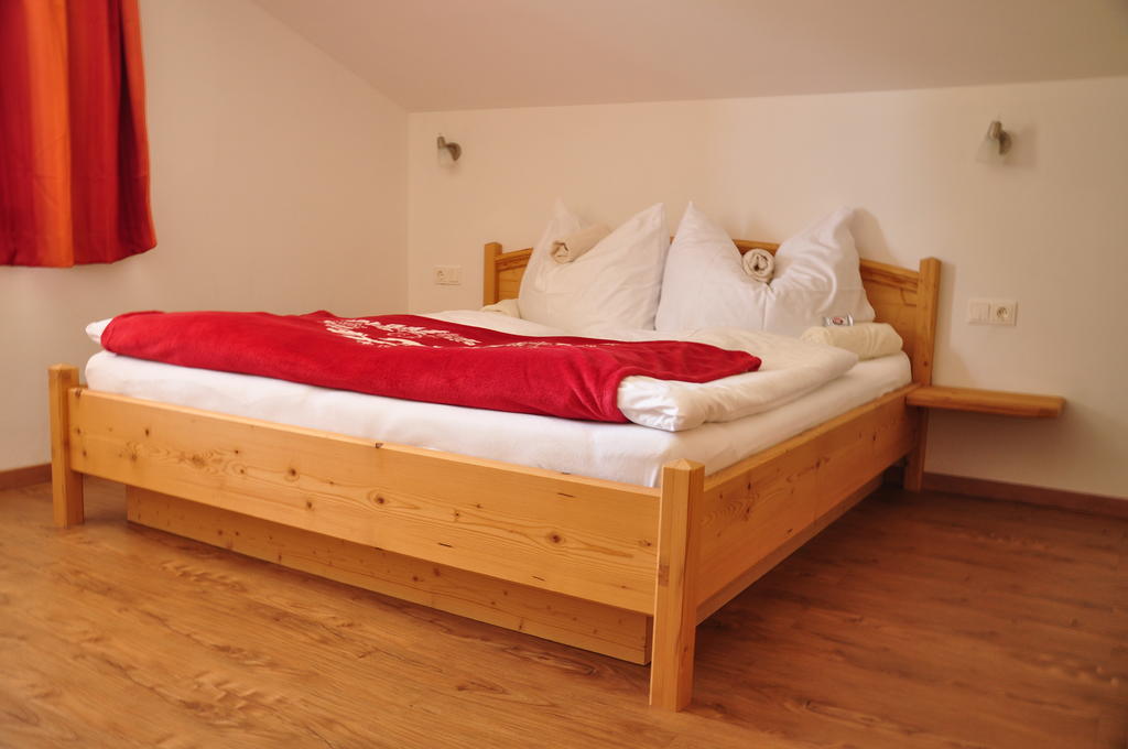 Haus Höllwart St. Johann im Pongau Zimmer foto