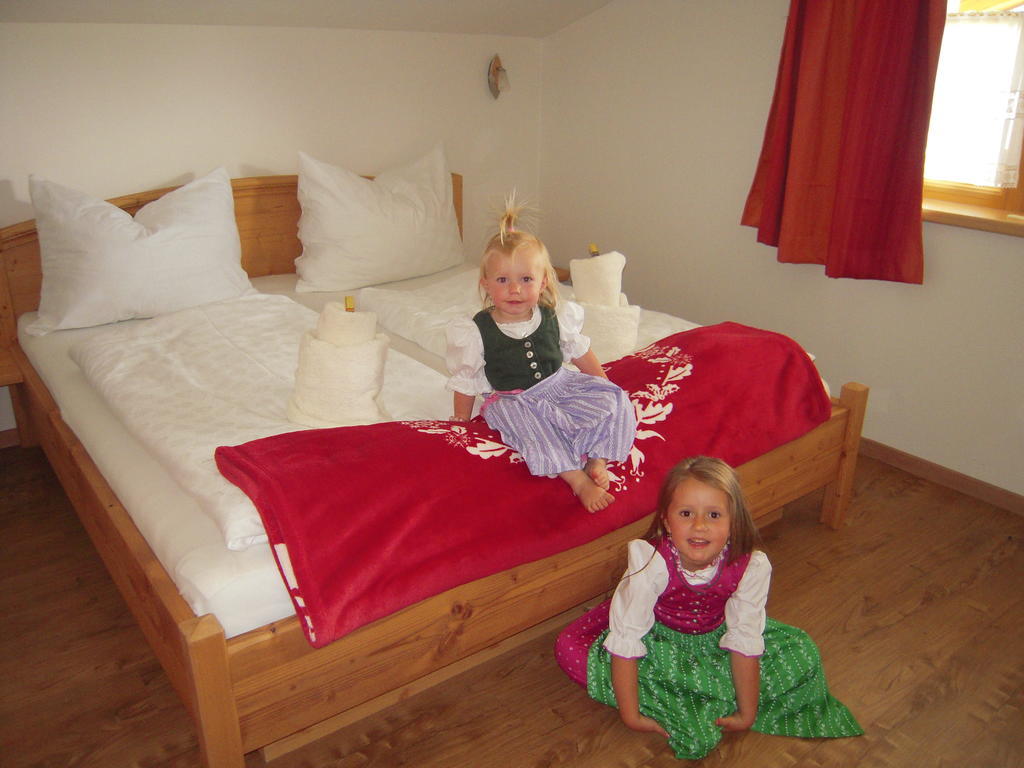 Haus Höllwart St. Johann im Pongau Zimmer foto
